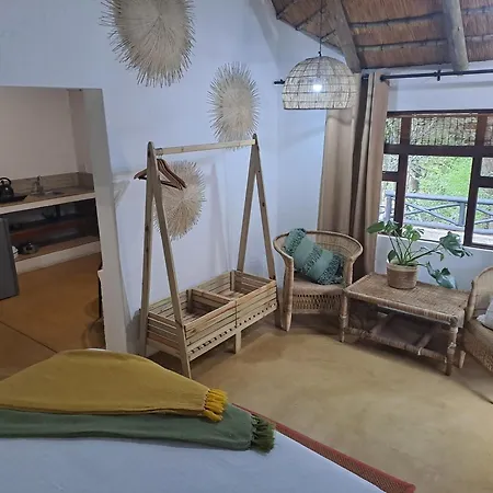 Little Bush Lodge Hoedspruit Exterior photo